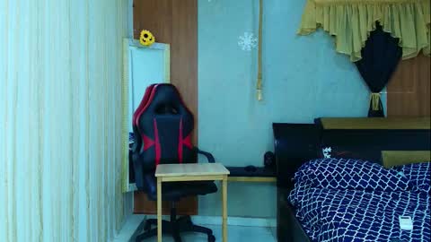 Snapshot of negga_cum chatting on February 24, 12:25 pm NEGGA online show from February 24, 12:25 pm