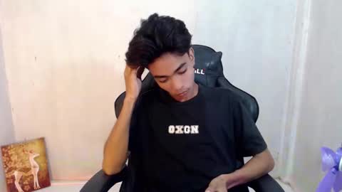 neil_asian69 online show from February 16, 12:34 pm