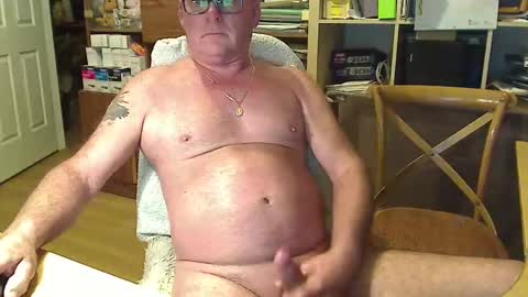 Snapshot of nekkminuttnekkminutt chatting on January 3, 4:27 pm NECK online show from January 3, 4:27 pm