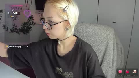 Kate online show from March 23, 2:32 pm