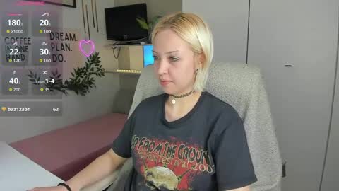 Kate online show from April 28, 8:36 pm