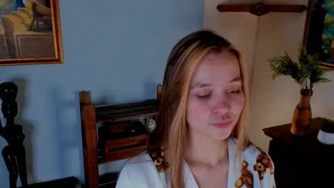 Snapshot of neldaaskins chatting on February 17, 4:09 am Lana online show from February 17, 4:09 am