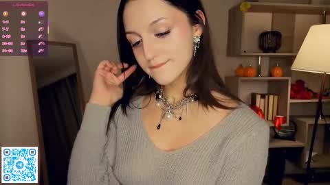 Vicky and Beatrice online show from March 20, 7:08 pm