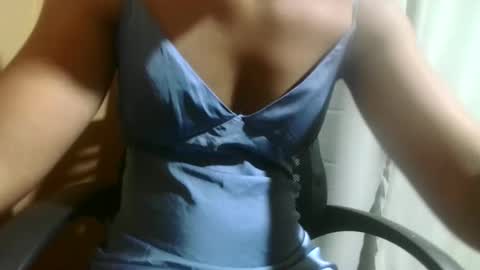 Snapshot of nelia_84 chatting on March 1, 3:14 pm nelia_84 online show from March 1, 3:14 pm