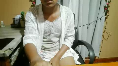 Snapshot of nelia_84 chatting on May 25, 12:49 am nelia_84 online show from May 25, 12:49 am