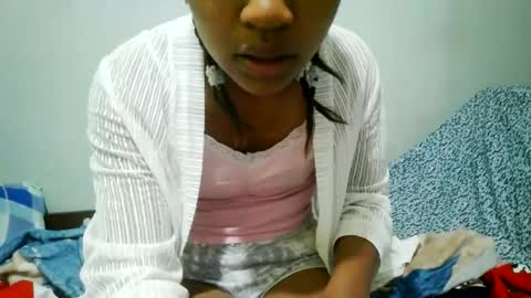 nelia_84 online show from July 6, 3:47 am