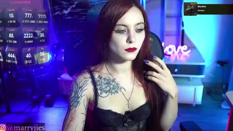 Snapshot of nelle_ chatting on December 2, 9:56 am    online show from December 2, 9:56 am