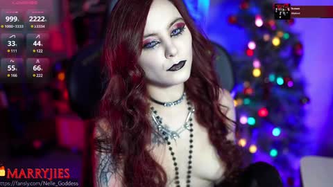 Snapshot of nelle_ chatting on January 7, 9:40 am    online show from January 7, 9:40 am