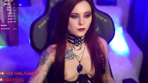 Snapshot of nelle_ chatting on September 17, 5:36 pm    online show from September 17, 5:36 pm