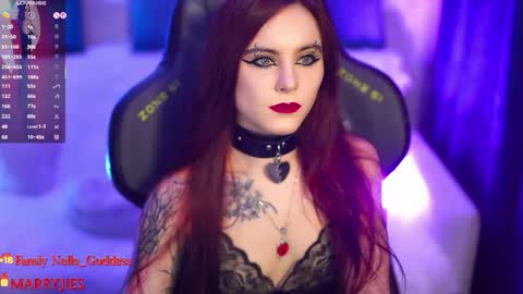 Snapshot of nelle_ chatting on September 18, 7:05 pm    online show from September 18, 7:05 pm