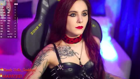 Snapshot of nelle_ chatting on September 20, 5:52 am    online show from September 20, 5:52 am