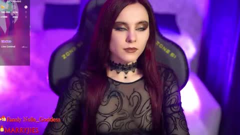 Snapshot of nelle_ chatting on October 9, 5:33 pm    online show from October 9, 5:33 pm