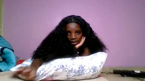 Snapshot of nelly_ebony5 chatting on June 10, 7:40 am nelly_ebony5 online show from June 10, 7:40 am