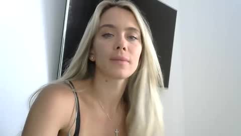 Snapshot of nelly_fortu chatting on April 23, 12:29 pm nelly_fortu online show from April 23, 12:29 pm