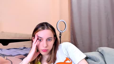 Snapshot of nelly_yy chatting on February 2, 7:14 pm nelly_yy online show from February 2, 7:14 pm