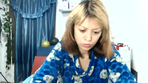 Snapshot of nena_lov chatting on January 28, 12:47 am Star  online show from January 28, 12:47 am