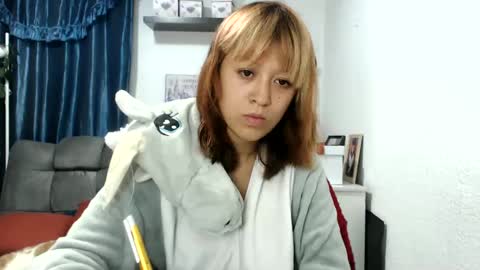 Snapshot of nena_lov chatting on February 6, 1:05 am Star  online show from February 6, 1:05 am