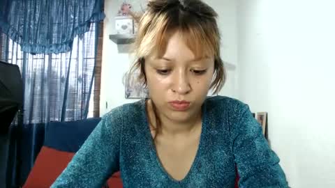 Snapshot of nena_lov chatting on February 6, 9:49 pm Star  online show from February 6, 9:49 pm