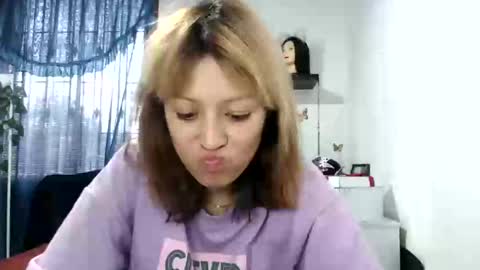 Snapshot of nena_lov chatting on February 21, 5:31 pm Star  online show from February 21, 5:31 pm