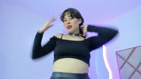 nenaarisk online show from February 7, 1:26 pm