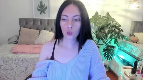 Sarah  online show from November 24, 2:55 am