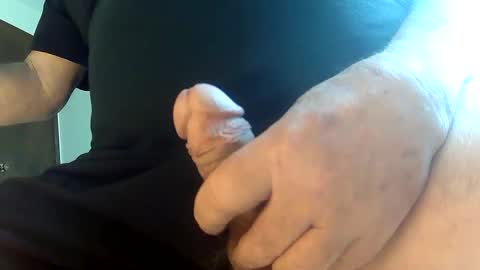 Snapshot of neohiom4f chatting on March 5, 6:23 pm neohiom4f online show from March 5, 6:23 pm