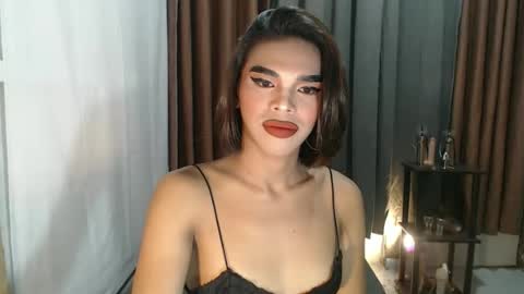 neomi online show from February 18, 4:25 pm