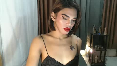 neomi online show from February 21, 1:34 pm