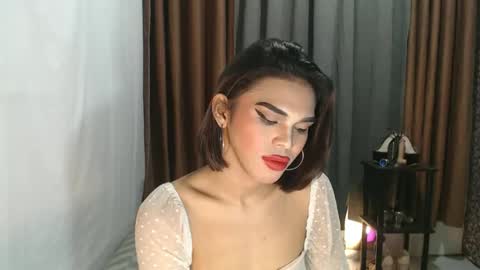 neomi online show from March 6, 3:08 pm