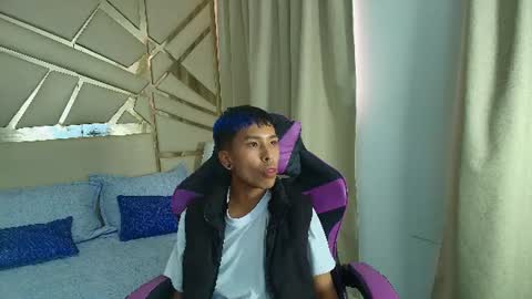 Snapshot of neoxangel69 chatting on June 18, 4:33 pm neoxangel69 online show from June 18, 4:33 pm