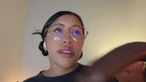 Helena    Every Friday new video for my fan club loves  online show from September 18, 4:42 pm