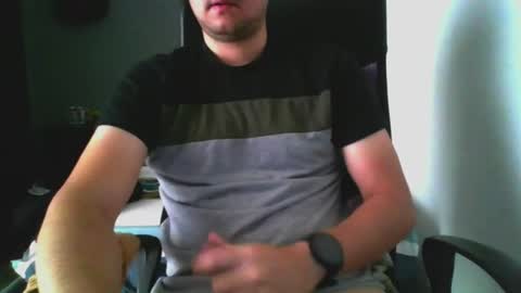 Snapshot of nerdxxx94 chatting on June 13, 3:43 pm MrBull online show from June 13, 3:43 pm