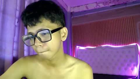 Ethan online show from June 11, 2:53 am