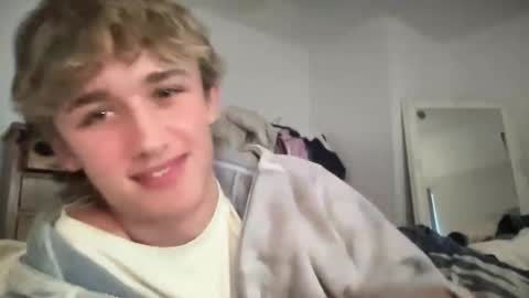 nerdytwink18 online show from February 11, 3:28 pm