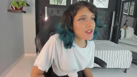 Snapshot of nerida_ chatting on October 24, 9:11 pm nerida_ online show from October 24, 9:11 pm