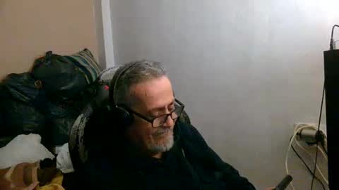 Snapshot of neron401 chatting on April 20, 11:06 pm neron401 online show from April 20, 11:06 pm