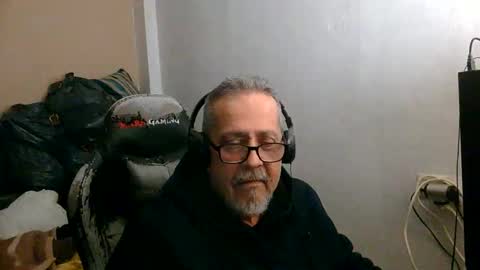 Snapshot of neron401 chatting on April 21, 4:08 am neron401 online show from April 21, 4:08 am