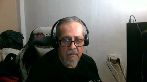 Snapshot of neron401 chatting on May 11, 3:01 am neron401 online show from May 11, 3:01 am