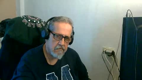 Snapshot of neron401 chatting on May 16, 3:33 pm neron401 online show from May 16, 3:33 pm