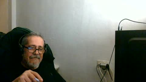 Snapshot of neron401 chatting on May 17, 8:49 pm neron401 online show from May 17, 8:49 pm