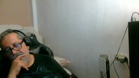 Snapshot of neron401 chatting on July 4, 12:50 am neron401 online show from July 4, 12:50 am