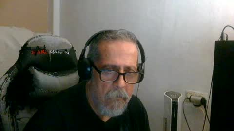 Snapshot of neron401 chatting on July 5, 3:23 am neron401 online show from July 5, 3:23 am
