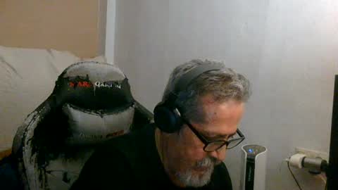 Snapshot of neron401 chatting on July 23, 1:30 am neron401 online show from July 23, 1:30 am
