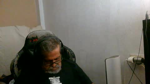 Snapshot of neron401 chatting on July 31, 1:27 am neron401 online show from July 31, 1:27 am