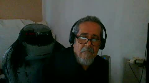 Snapshot of neron401 chatting on August 1, 3:11 pm neron401 online show from August 1, 3:11 pm