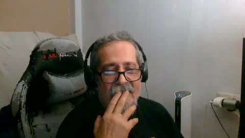 Snapshot of neron401 chatting on August 2, 3:16 am neron401 online show from August 2, 3:16 am