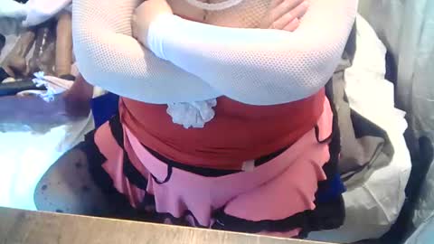 Snapshot of neslihan35 chatting on December 28, 11:09 am neslihan online show from December 28, 11:09 am