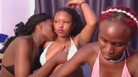 Snapshot of nessie30 chatting on February 5, 5:28 pm nessie online show from February 5, 5:28 pm