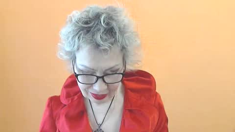 NessyJenixs online show from April 23, 7:30 am