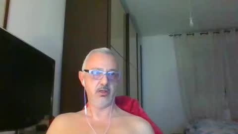 Snapshot of nevenerabis chatting on January 17, 9:39 pm nevenerabis online show from January 17, 9:39 pm